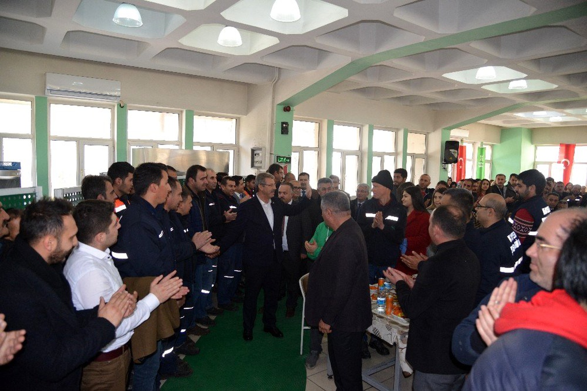 Başkan Akay, "Kayseri Şeker yasasının değiştirilemez tek maddesi, çiftçimizin ve çalışanlarımızın...