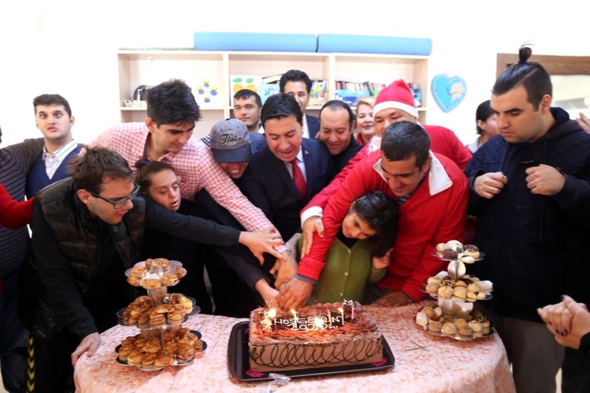 Başkan Aras 2019\'un son gününde özel öğrencilerle bir araya geldi