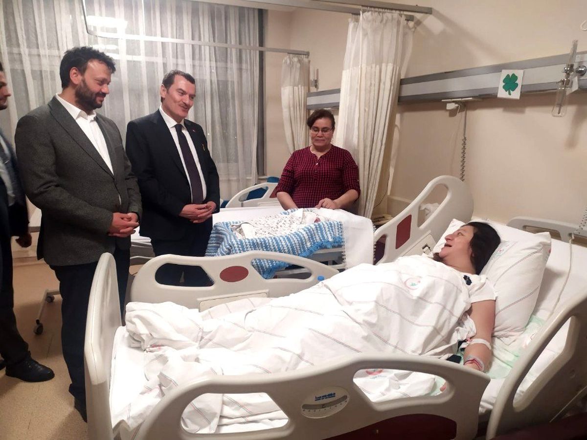 Başkan Arısoy yeni yılın ilk bebeklerini ziyaret etti