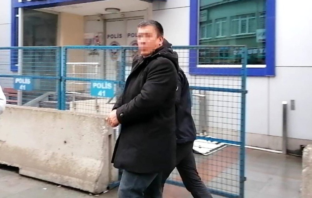Boşanmak üzere olduğu eşinin çalıştığı hastaneye gidip etrafa ateş açtı