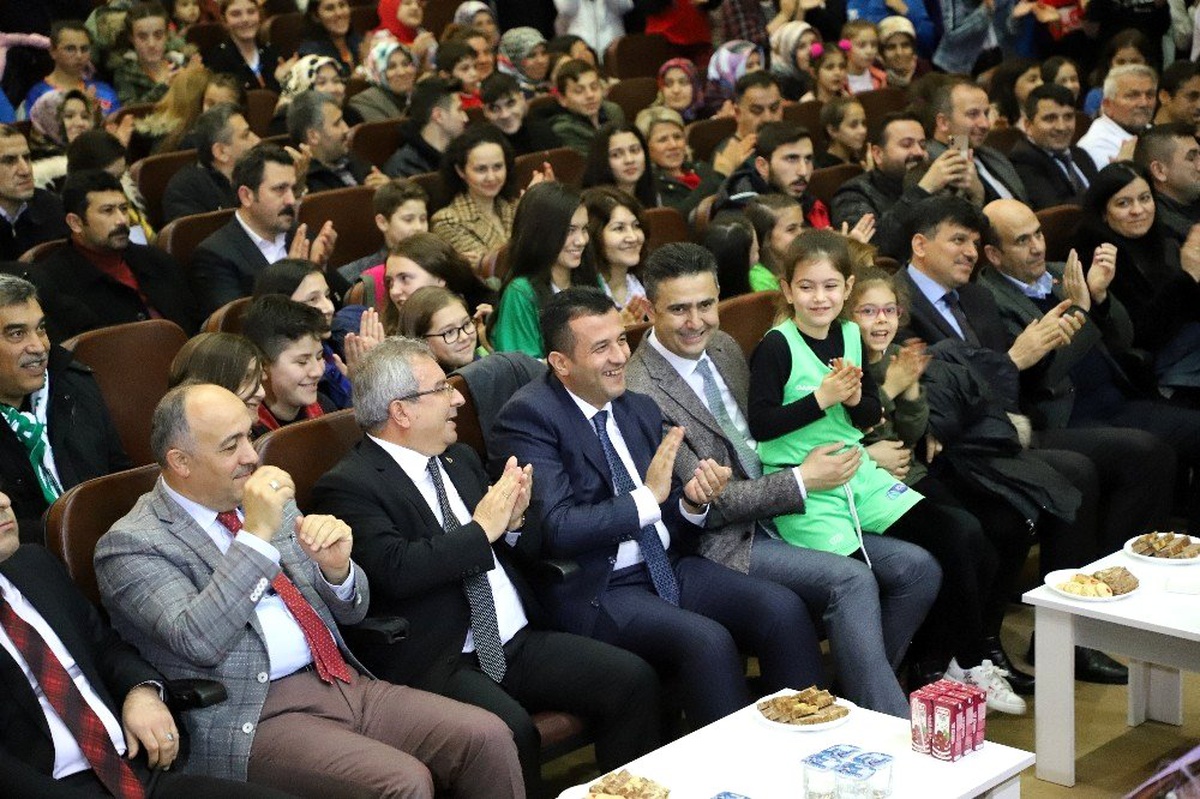Çarşamba\'ya gururu yaşatan sporcular ödüllendirildi