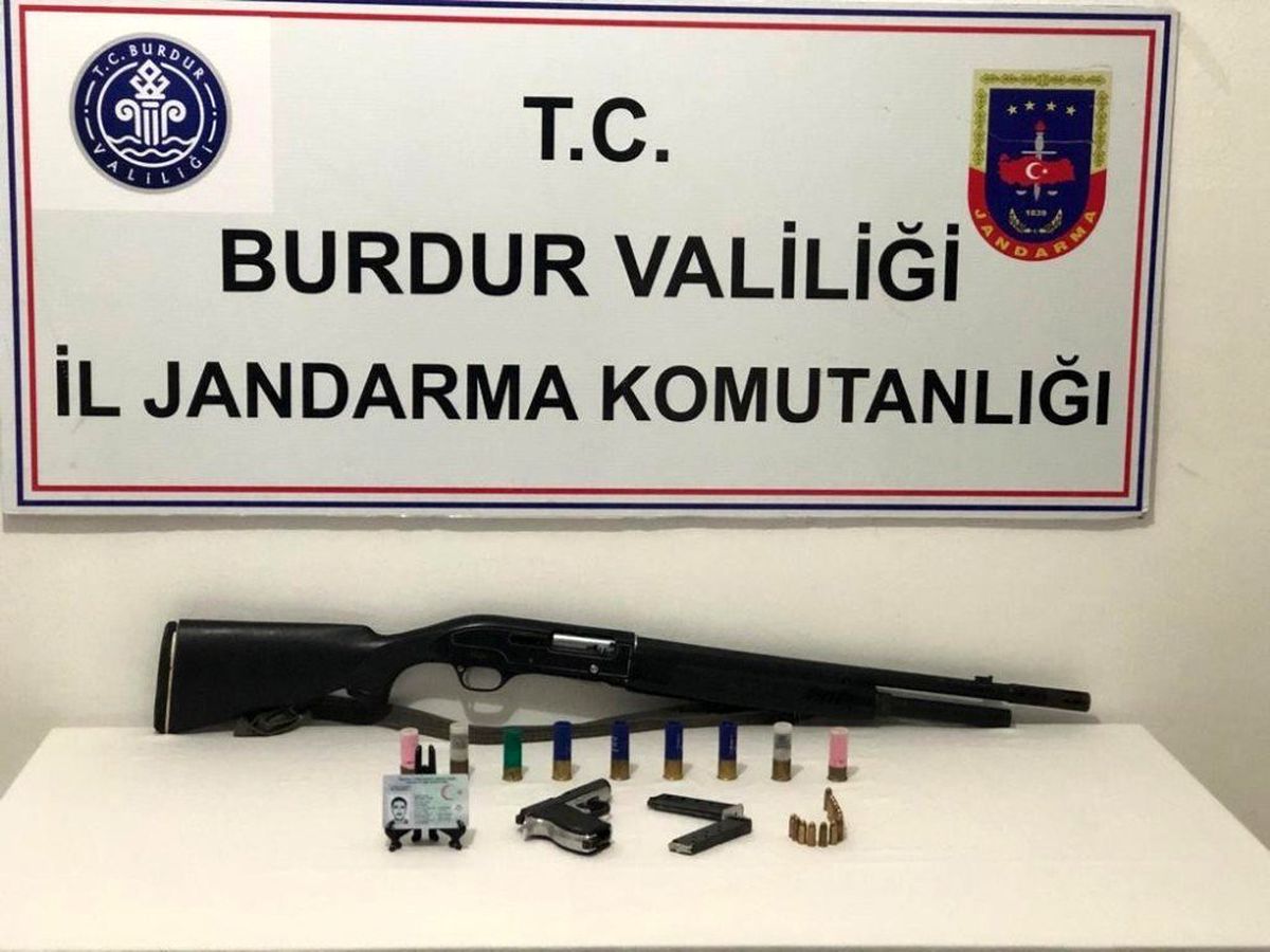 Cezaevi firarisi sahte kimlikle bağ evinde yakalandı