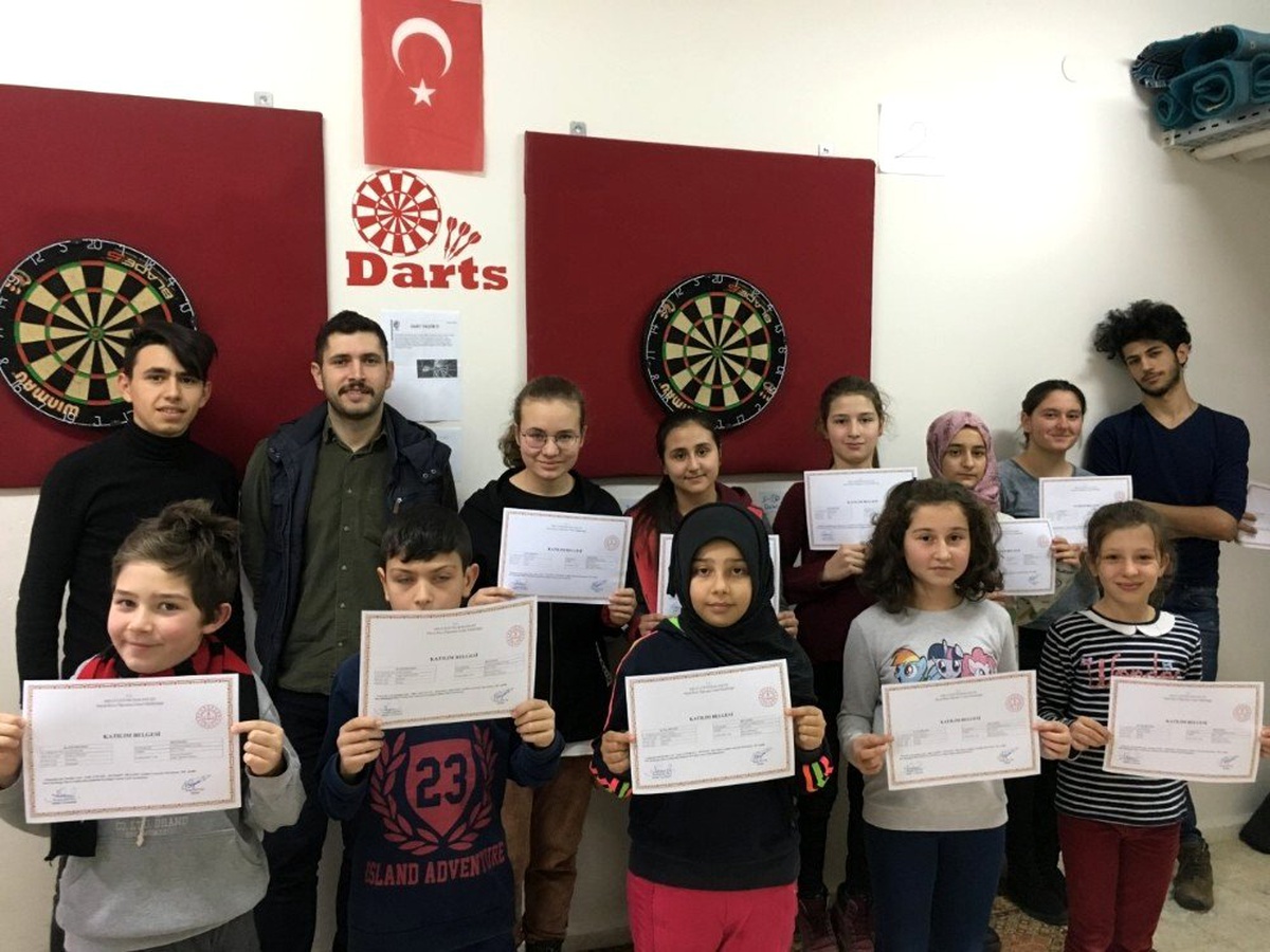 Dart kursiyerleri belgelerini aldı
