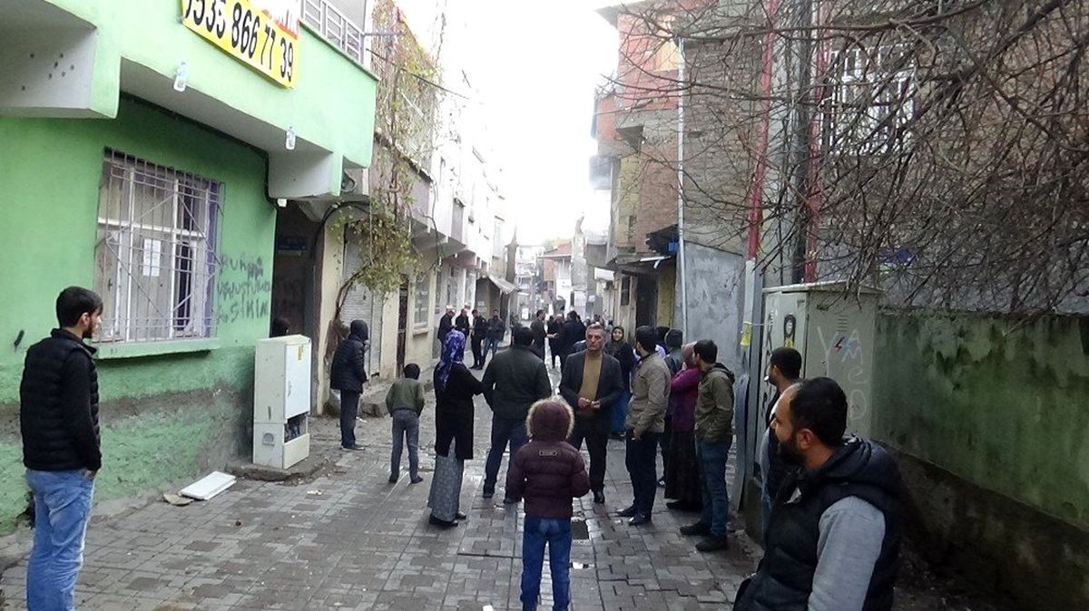 Diyarbakır\'da silahlı kavga: 2 yaralı