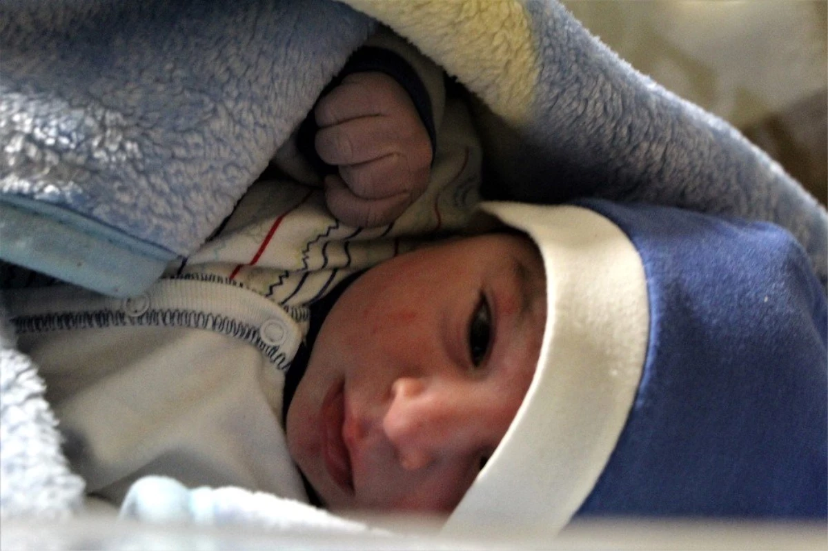 Elazığ\'da yeni yılın ilk bebeği \'Emir Ali\' oldu