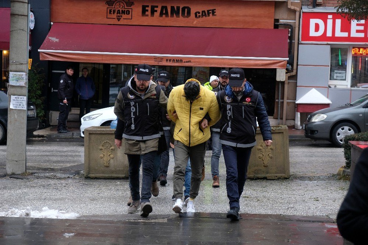 Eskişehir emniyetinden uyuşturucu satıcılarına büyük darbe
