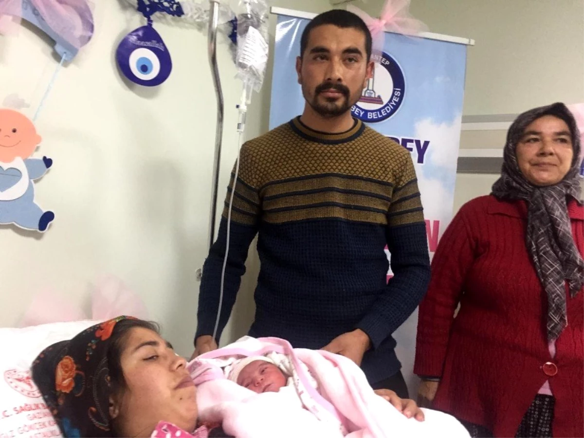 Gaziantep\'te yeni yılın ilk bebeği Perihan Ilgın