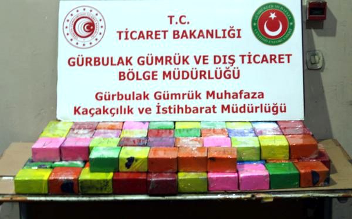 Gürbulak Sınır Kapısı\'nda TIR\'ın yakıt deposunda 86,5 kilo eroin ele geçirildi