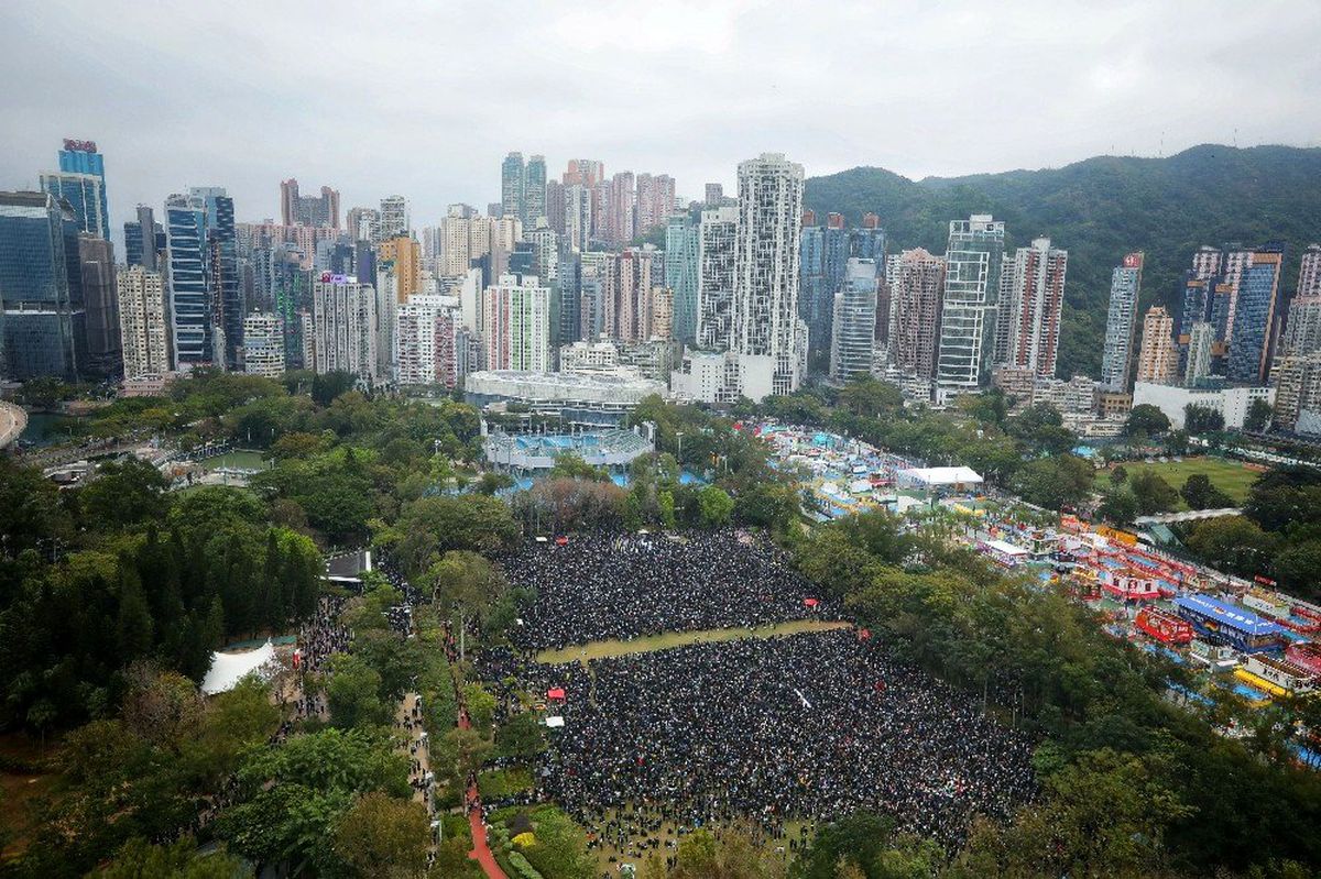 Hong Kong\'da eylemciler yılın ilk gününde yine sokaklara döküldü