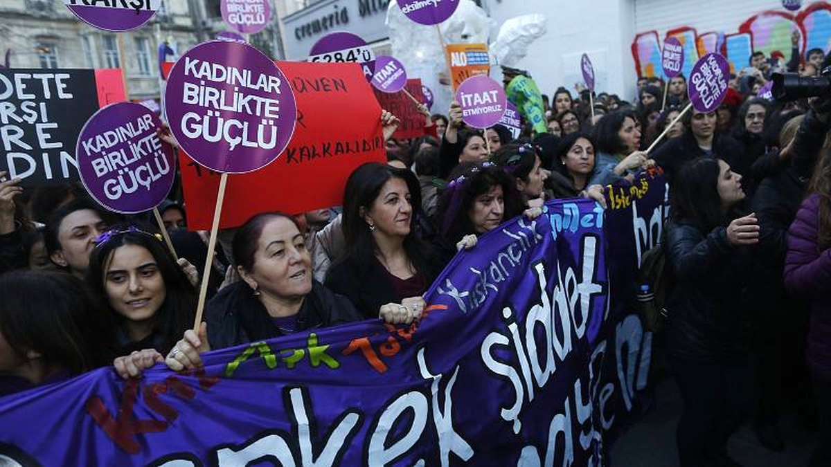 İçişleri Bakanlığı\'ndan kadına karşı şiddet genelgesi: Mağdurun önceki şikayetleri kontrol edilecek