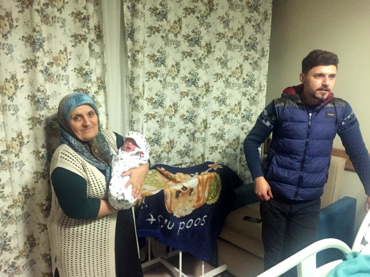 İnegöl\'de yeni yılın ilk bebeği Kuzey oldu