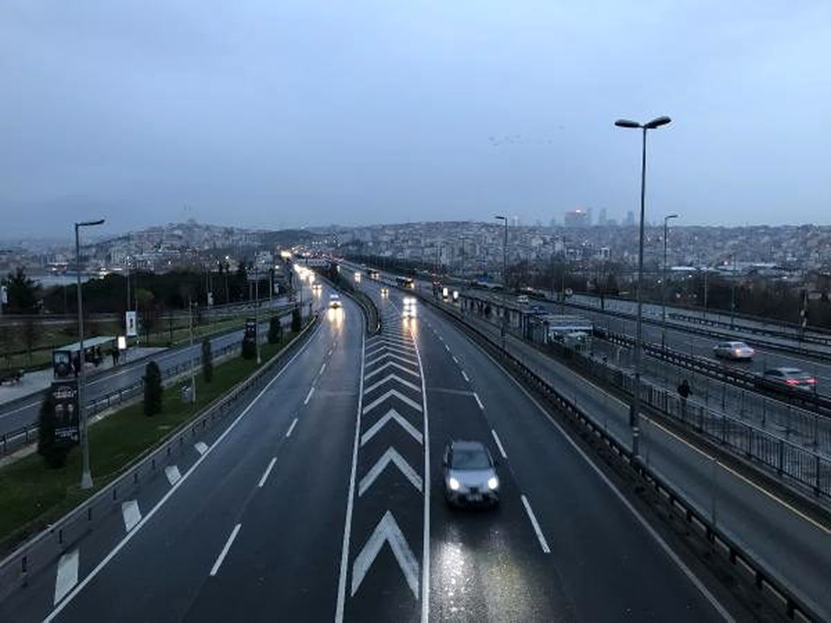 İstanbul\'da 2020\'nin ilk günü yollar boş kaldı