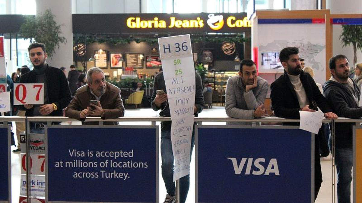 İstanbul Havalimanı\'nda yeni dönem: Pankartla yolcu karşılama ücretli olacak