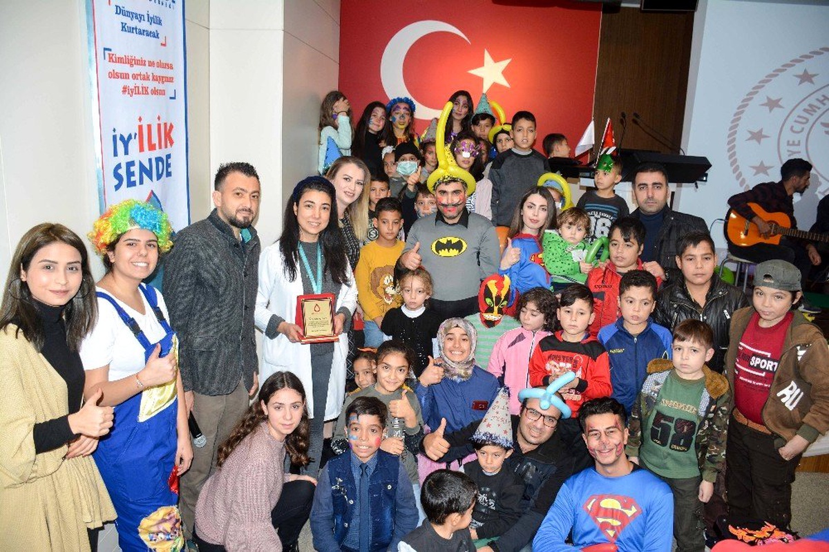 Kan hastası çocuklar yeni yılı kutladı