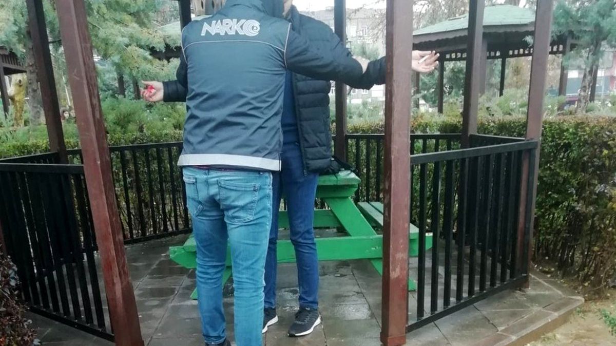 Kırıkkale\'de narkotik polisinden \'sokak denetimi\'