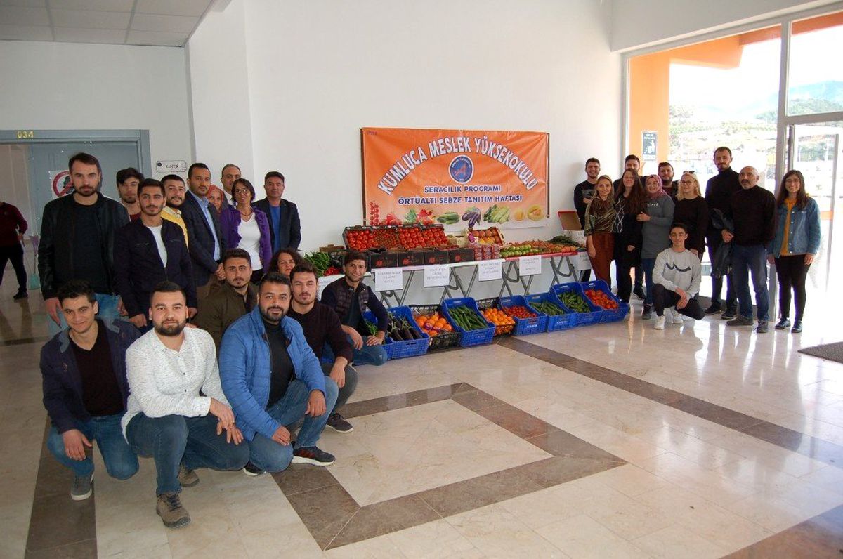 Kumluca\'da seracılık programı öğrencileri sebze tanıtım haftası