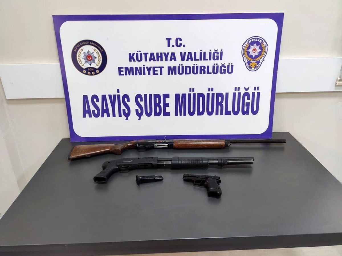 Kütahya\'da eski eşini silahla tehdit ve darp eden şahıstan cephanelik çıktı