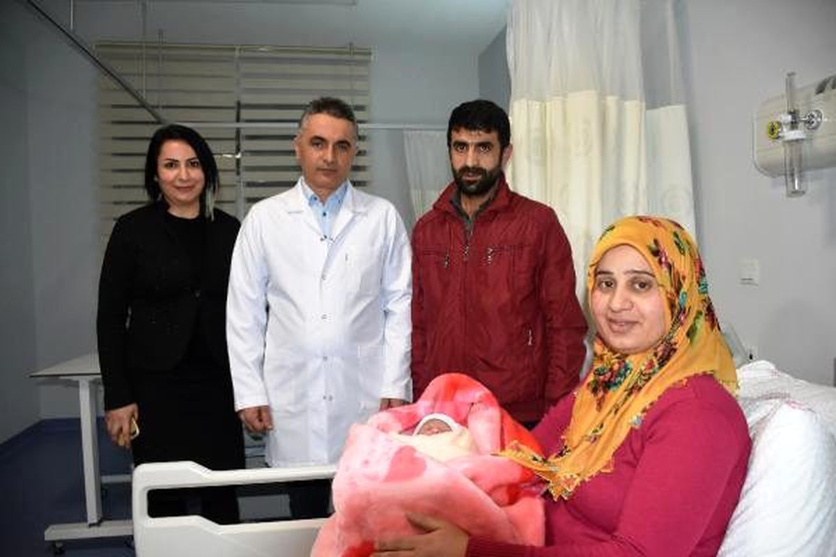 Malatya\'da yeni yılın ilk bebeği \'Azra\'