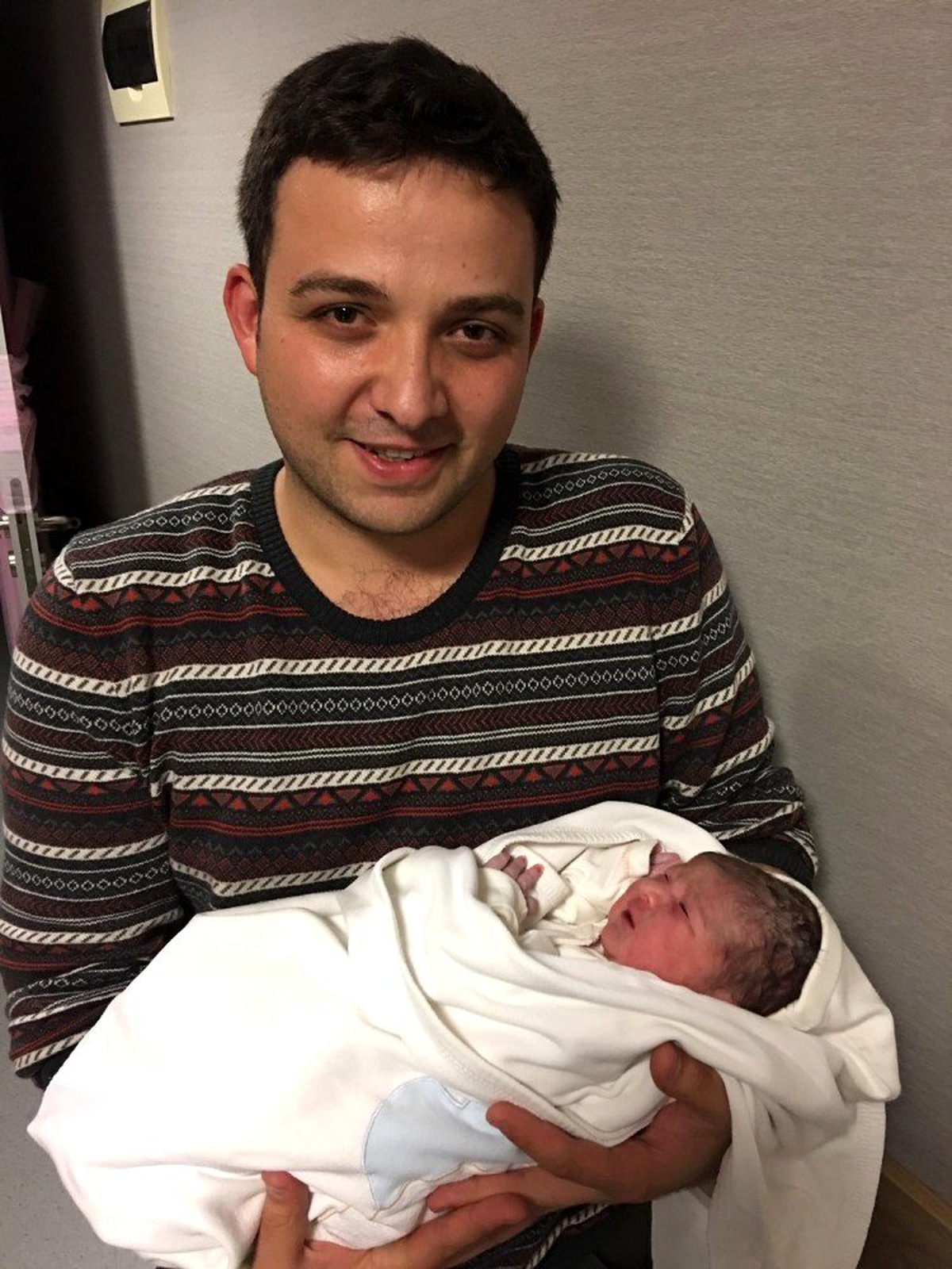 Ordu\'da yeni yılın ikinci bebeği İHA muhabirini sevindirdi