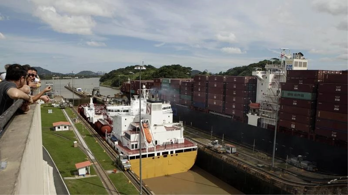 Panama Kanalı\'nın devlete devredilişinin 20. yılı \'kuraklık gölgesinde\' kutlandı