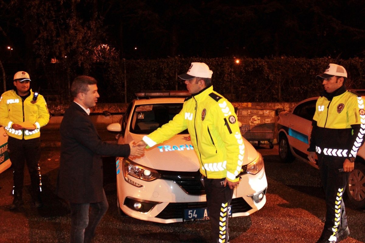 Sapanca Kaymakamı Bayar ekiplerin yeni yılını kutladı