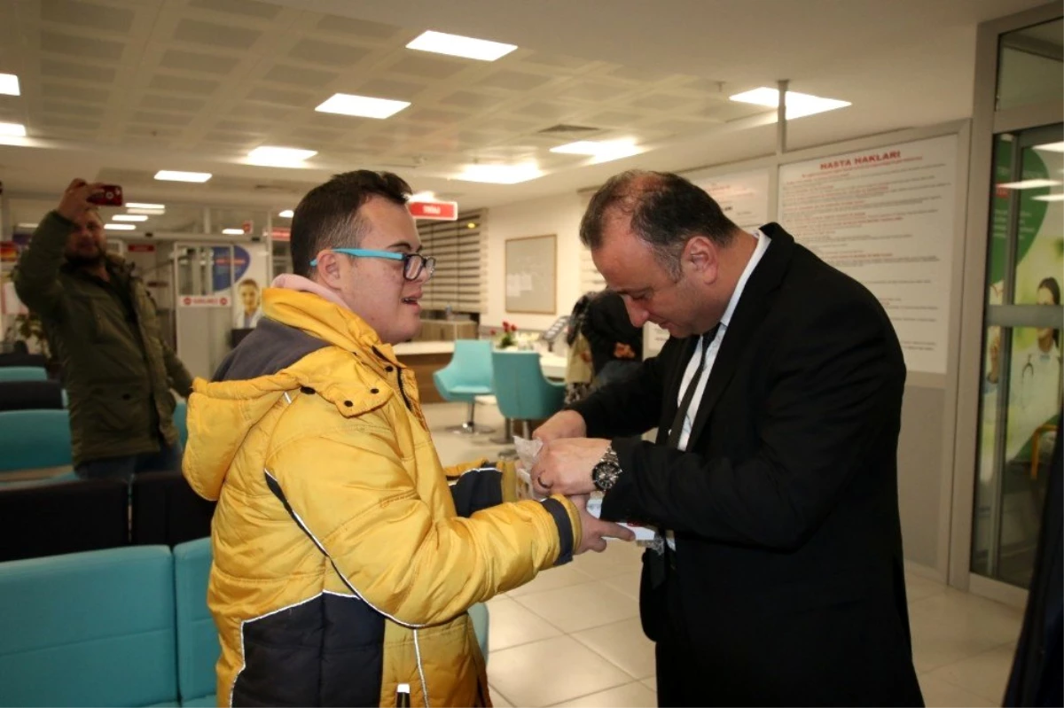 Sinop Belediye Başkanı Ayhan\'dan yılbaşında çalışanlara ziyaret