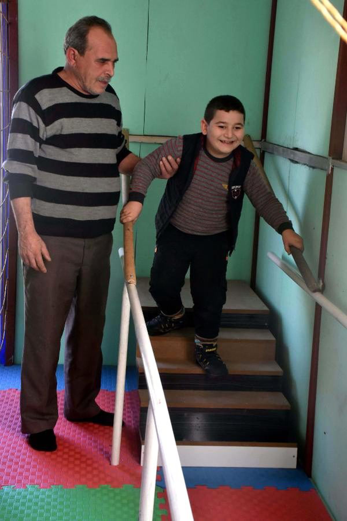 \'Süper dede\'den torununa kesintisiz fizik tedavi imkanı