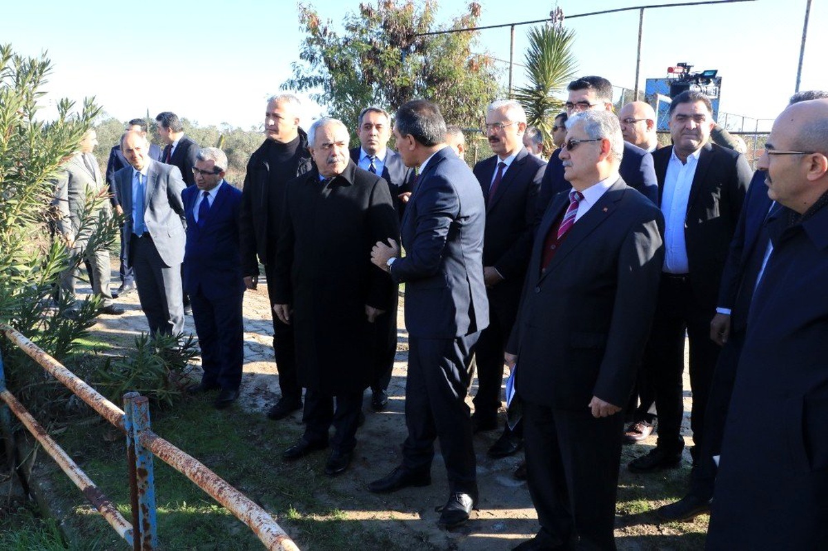 Tarım ve Orman Bakan Yardımcısı Mehmet Hadi Tunç, zarar gören tarım arazilerini inceledi
