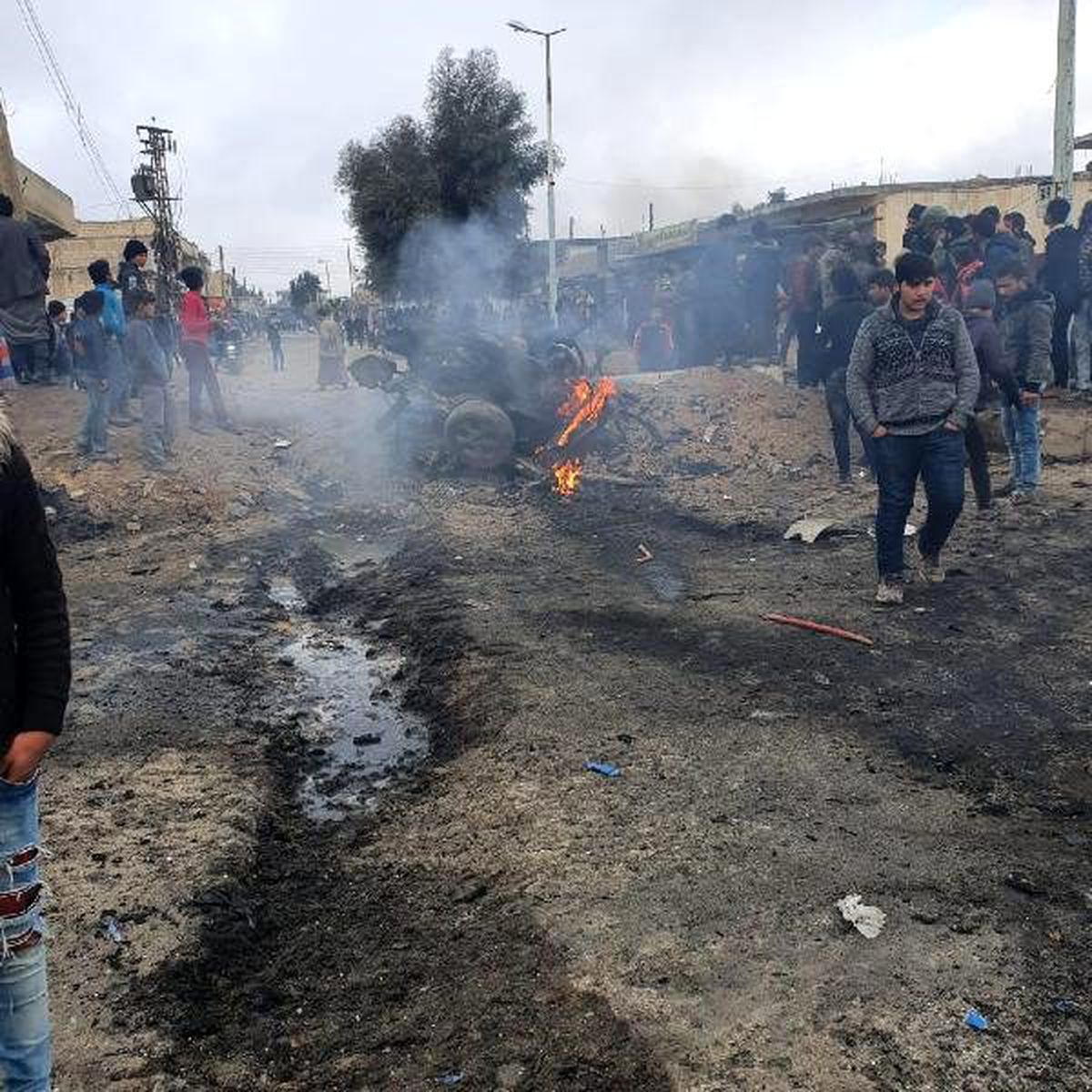 Tel Abyad\'da bombalı araçlı saldırı: 2 ölü, 4 yaralı
