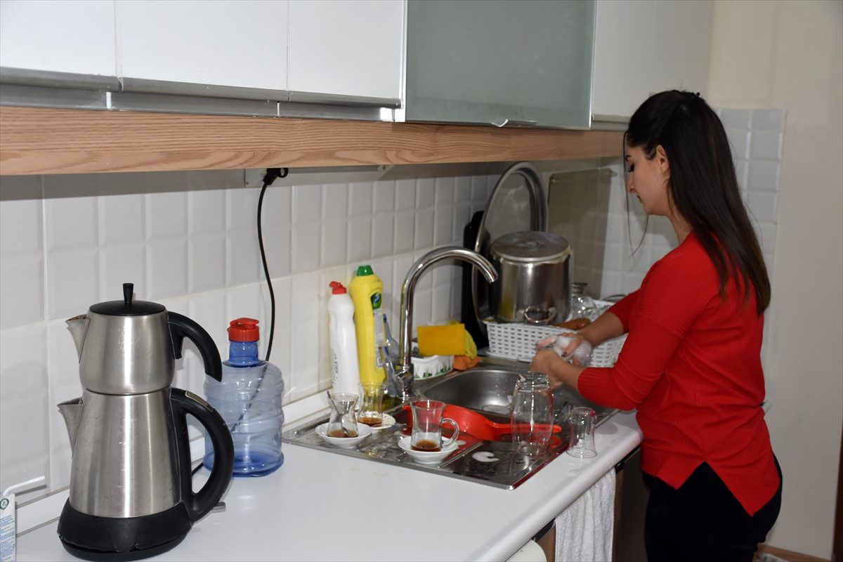 Terör mağdurları yeni yıla yeni evlerinde girdi