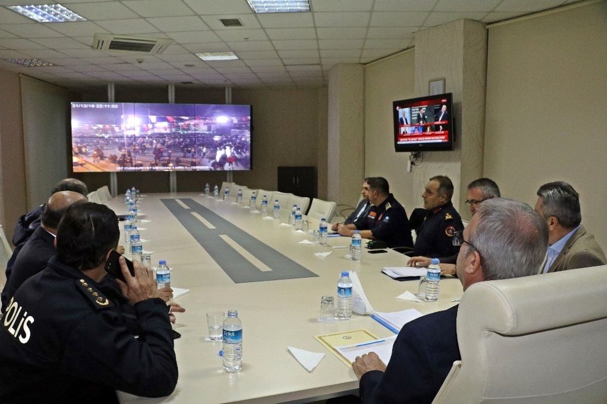 Vali Karaloğlu, KGYS\'den kent güvenliğini kontrol etti