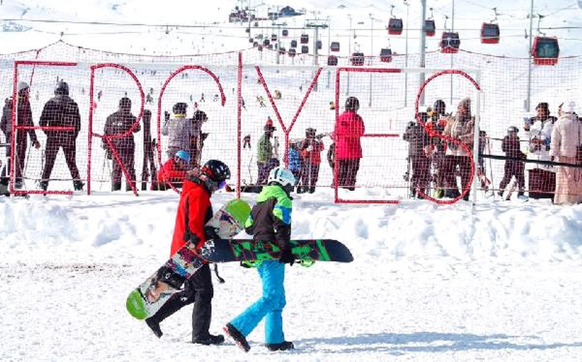 Yeni yılın ilk gününde Erciyes\'te kayak yaptılar