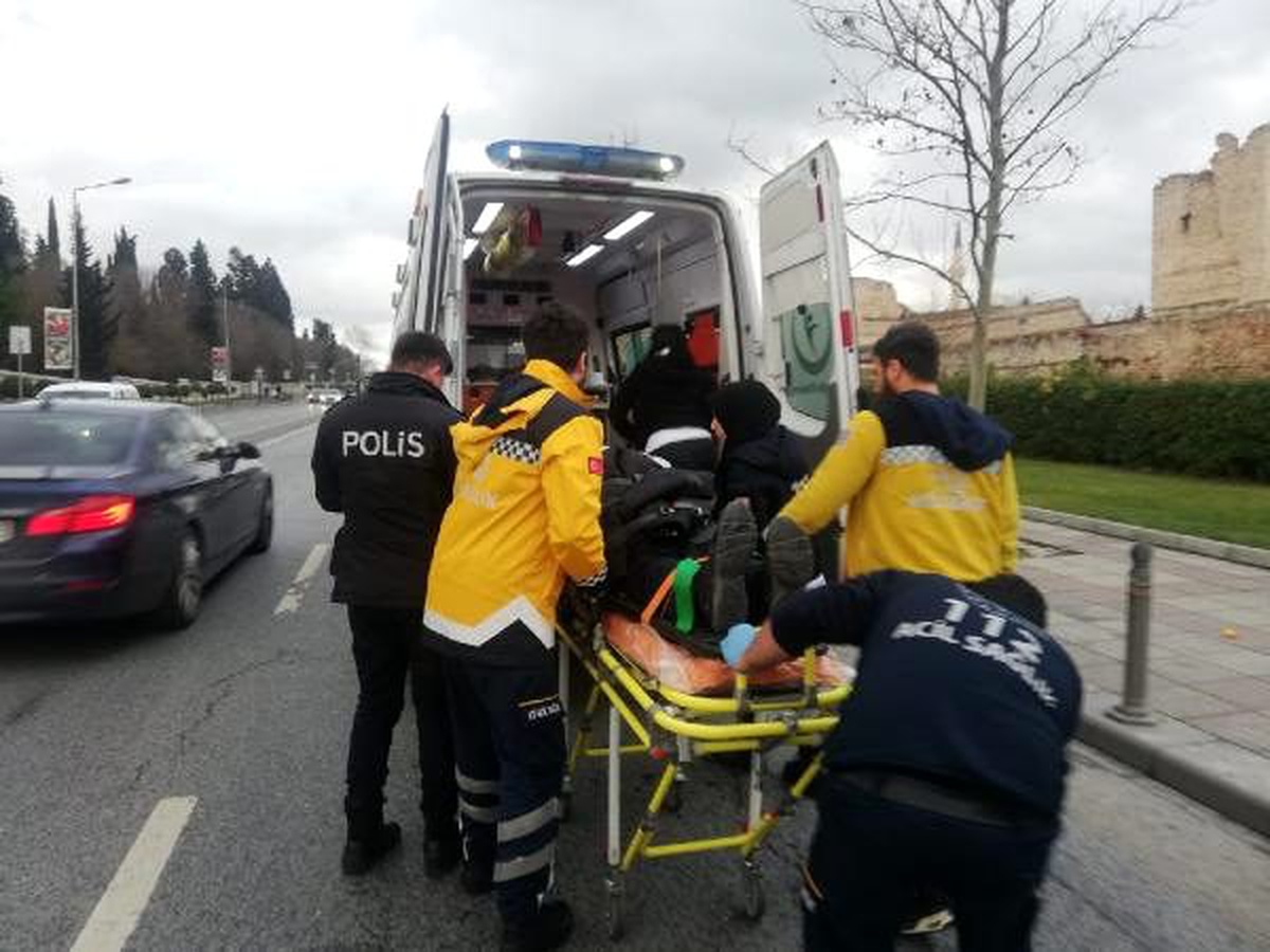 Zeytinburnu\'nda İETT otobüsleri çarpıştı: 7 yaralı (1)