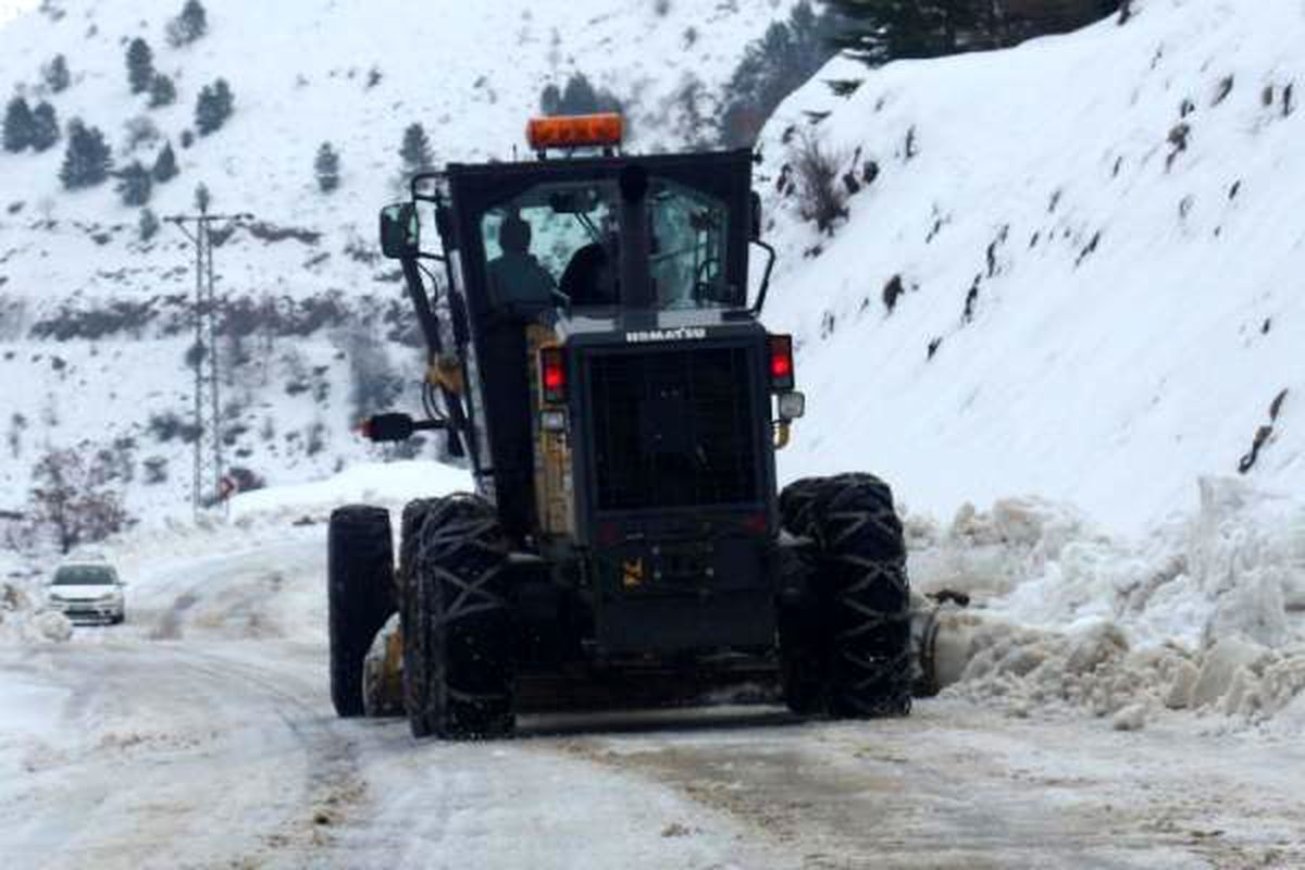 Adıyaman\'da 2 köy ve 6 mezra yolu ulaşıma kapandı