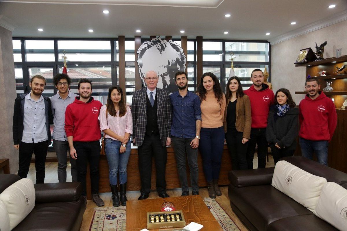 Başkan Kurt geleceğin doktorları ile bir araya geldi