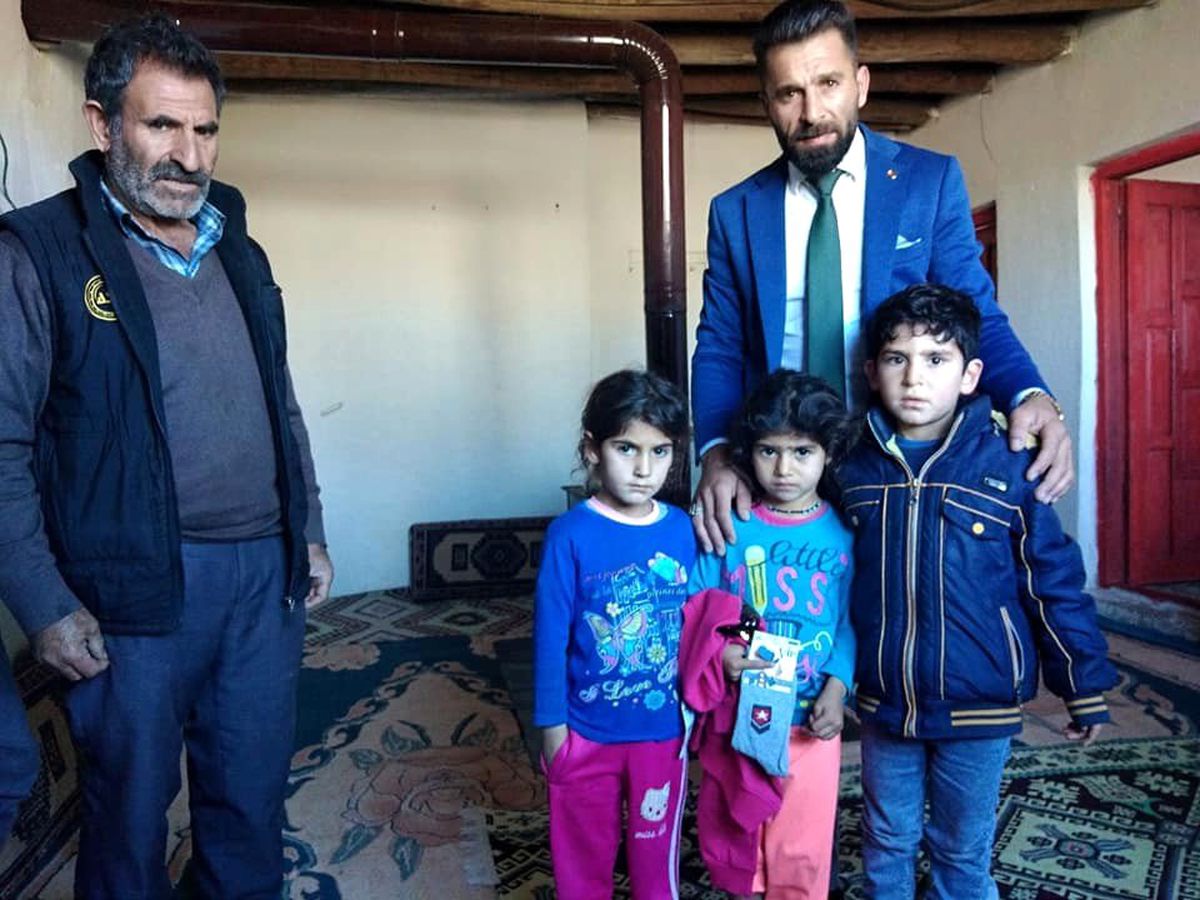 Başkan Temel\'den çocuklara yeni yıl hediyesi