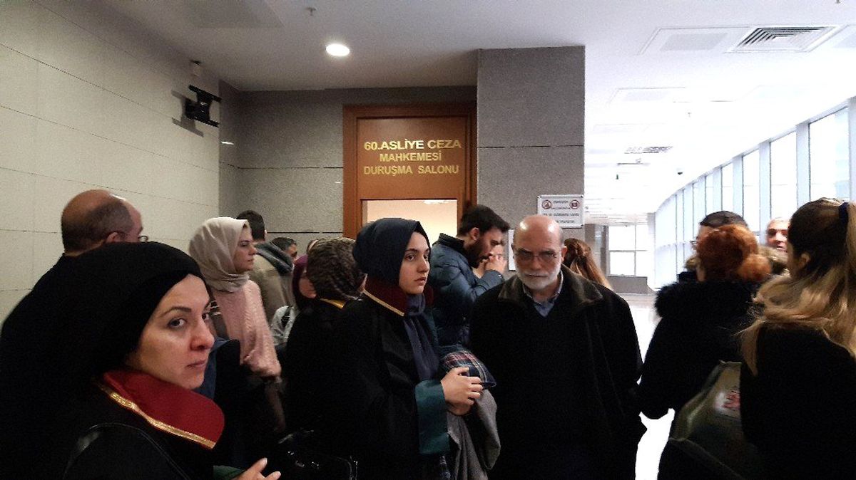 Başörtülü öğretmene saldıran sanık hakim karşısında
