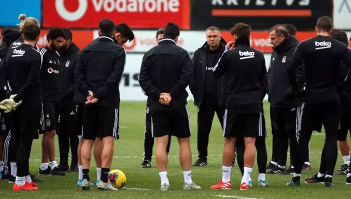 Beşiktaş\'ın kamp kadrosuna Muhayer Oktay ve Orkan Çınar alınmadı