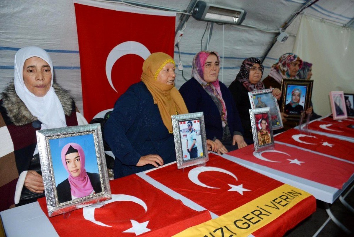 Diyarbakır annelerine Kızıltepe\'den destek ziyareti
