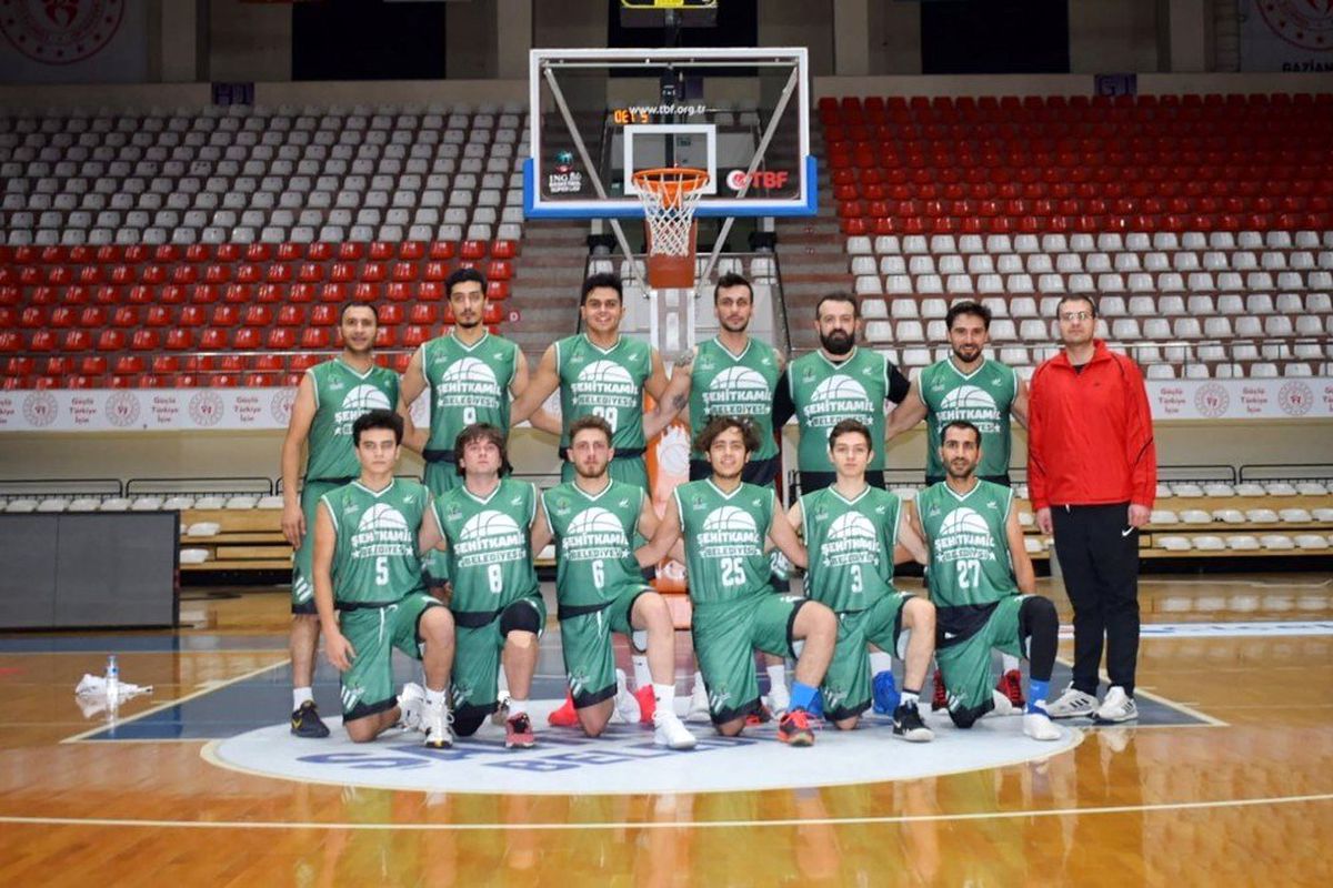 Formalar dolapta değil sahada