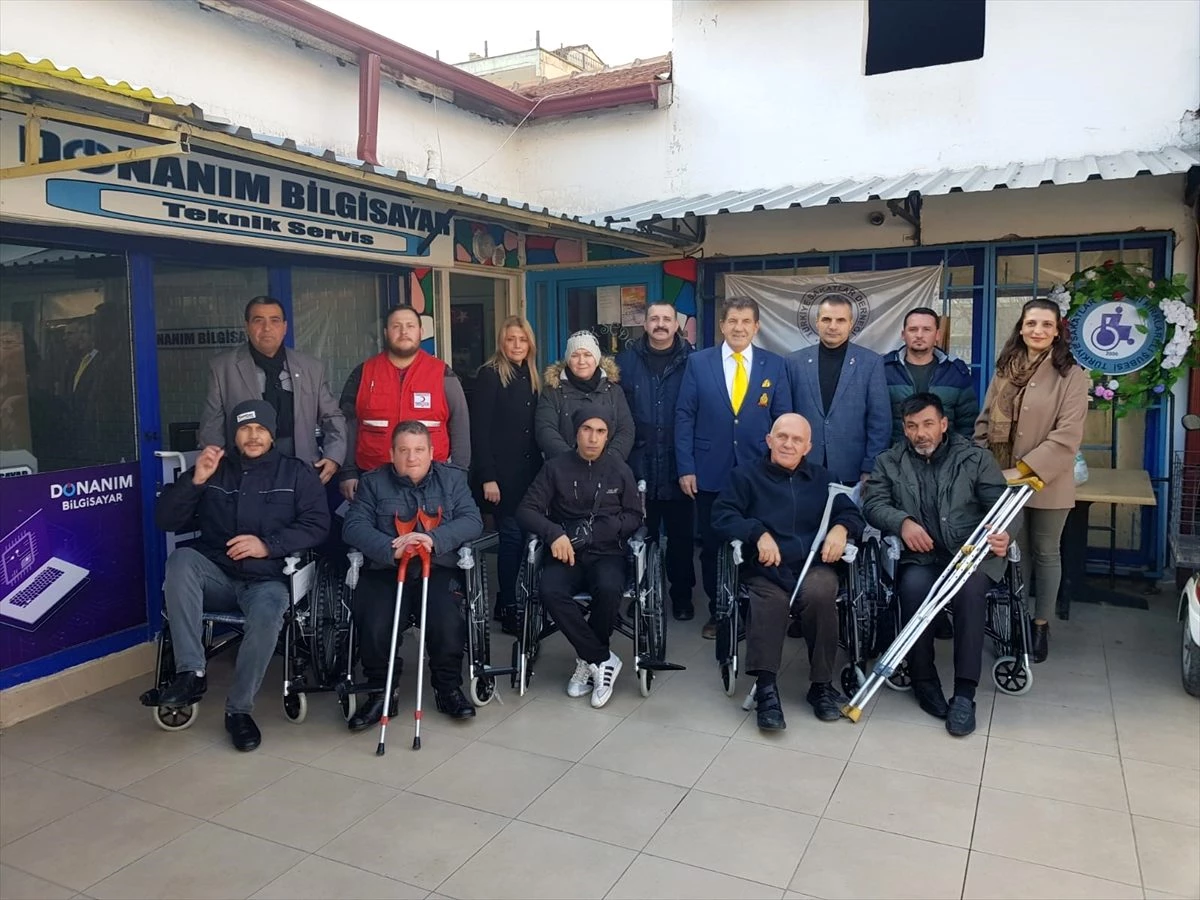 Hayırseverden TSD\'ye tekerlekli sandalye bağışı