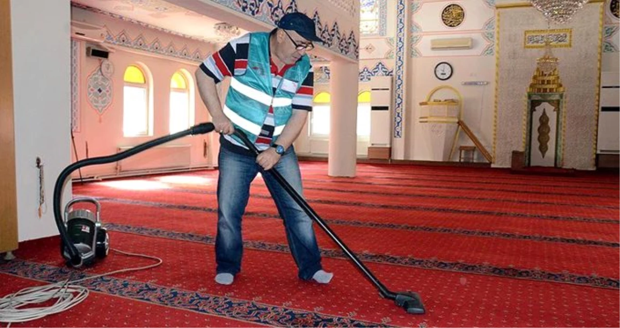 İBB Sözcüsü Ongun\'dan "İBB camilerin bakım ve temizliğinden çekildi" iddialarına yalanlama