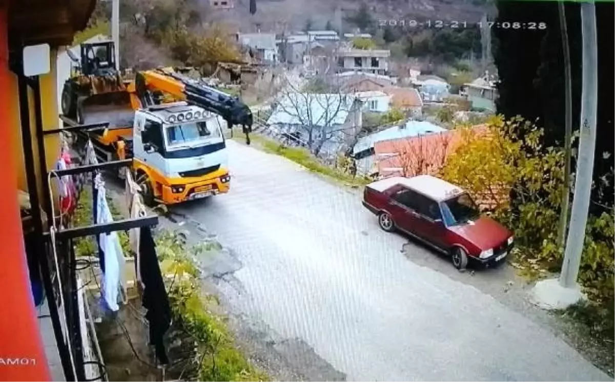 İş makinesi çalıp, vinçle götüren şüpheli yakalandı