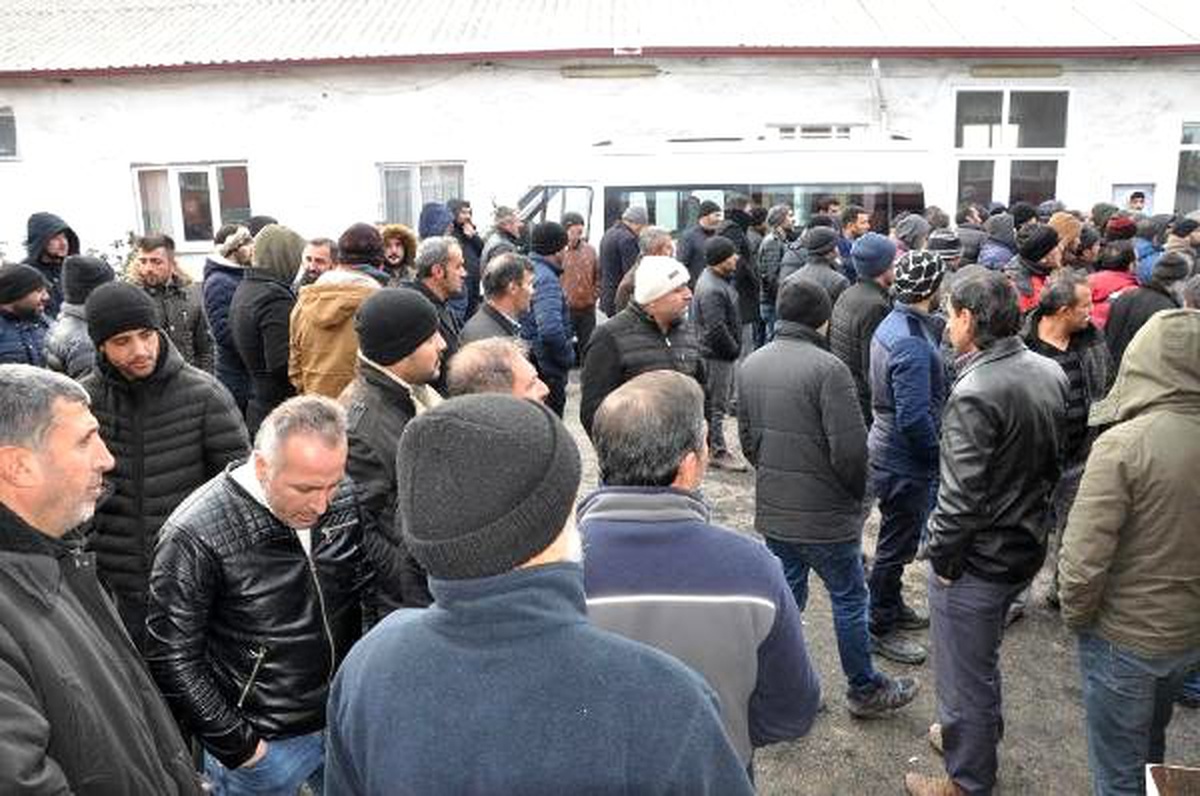 İşten çıkarılan maden işçilerinden tepki