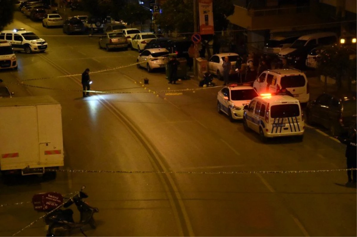 İzmir\'de silahlı saldırının ortasında kalan 2 kişi öldü