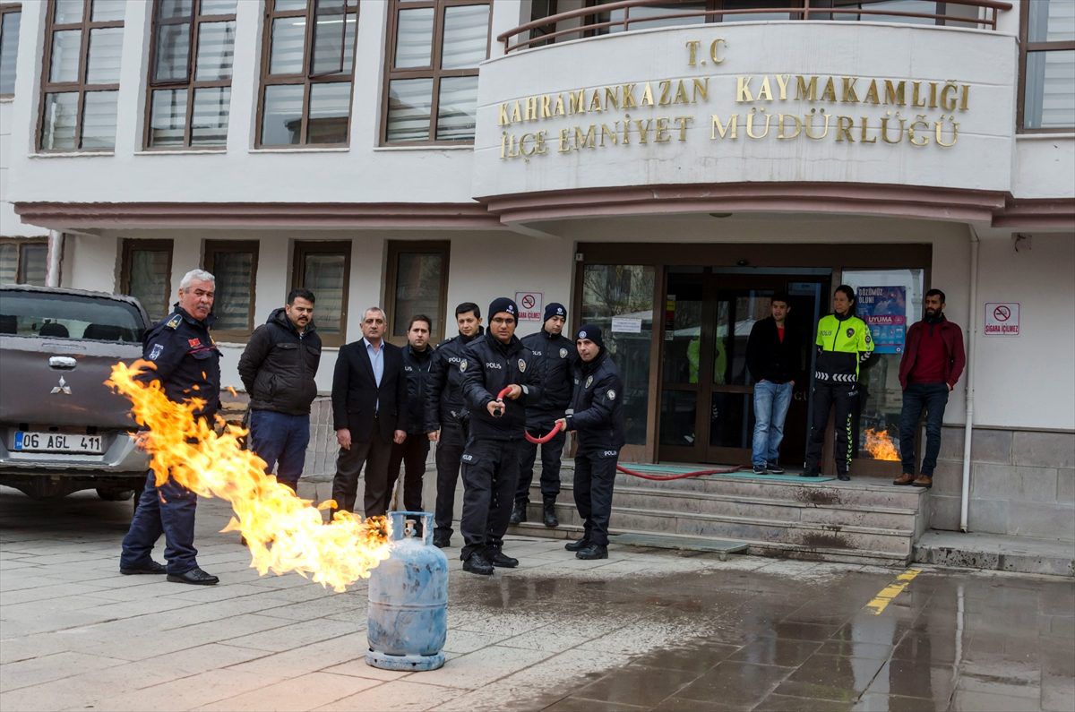 Kahramankazan\'da emniyet personeline yangın söndürme eğitimi