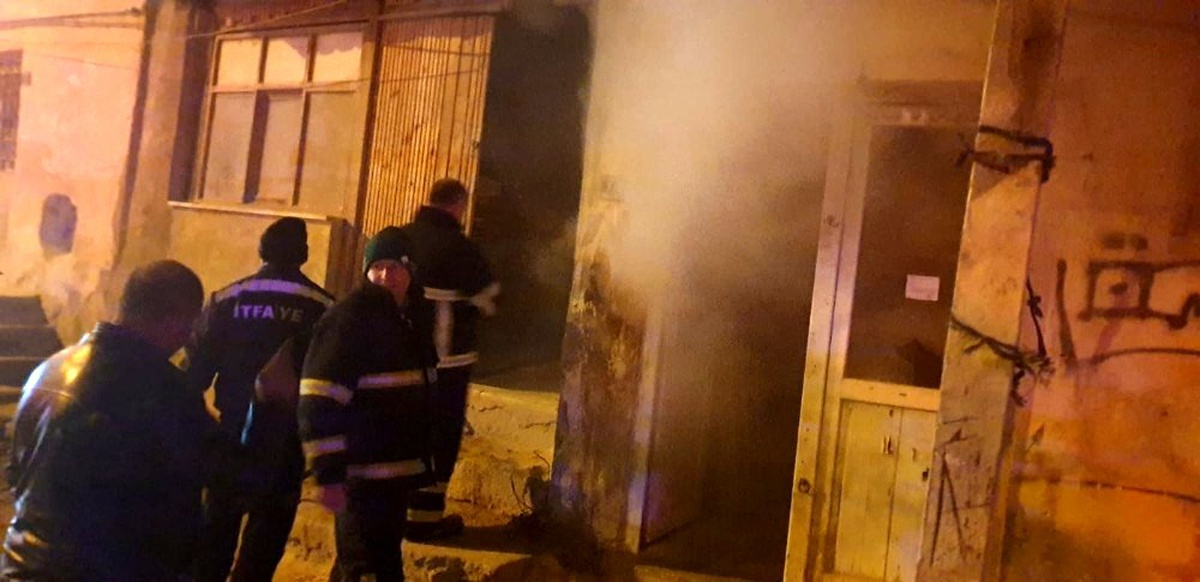 Marangoz atölyesinde çıkan yangın, büyümeden söndürüldü