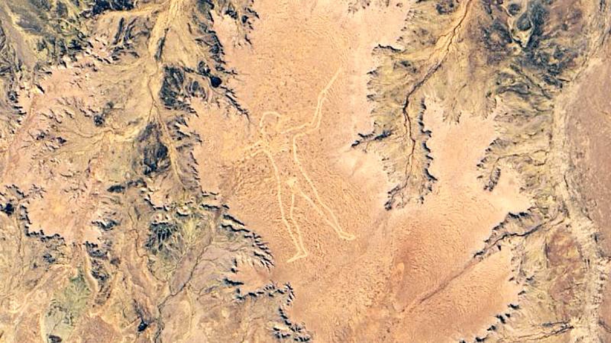 NASA, 3,5 kilometrelik gizemli sanat eserinin uydu fotoğrafını paylaştı