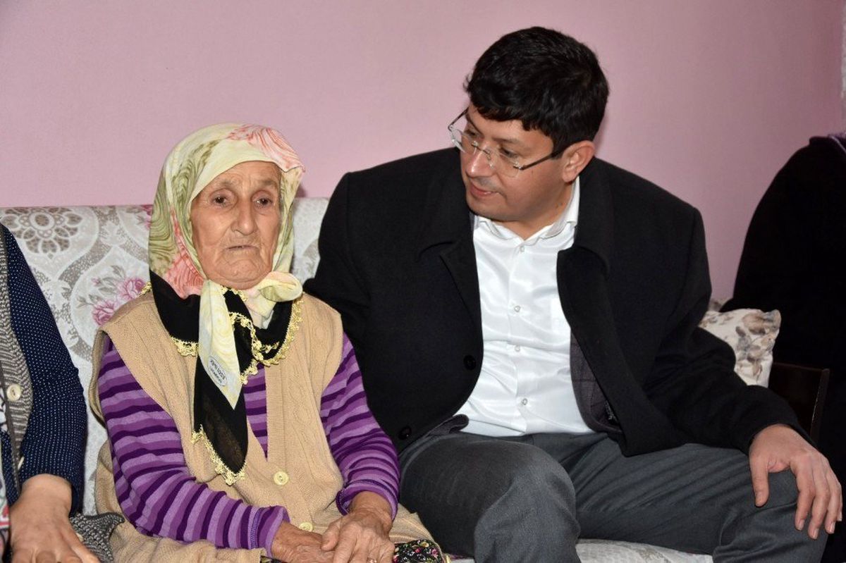 Perihan teyzenin imdadına Başkan Özcan koştu