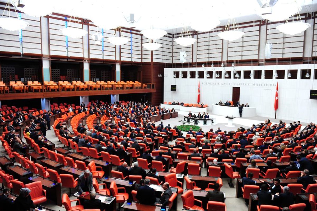 TBMM tezkere için toplandı